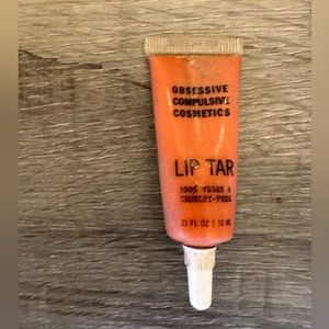 Lip Tar in shade Authentic